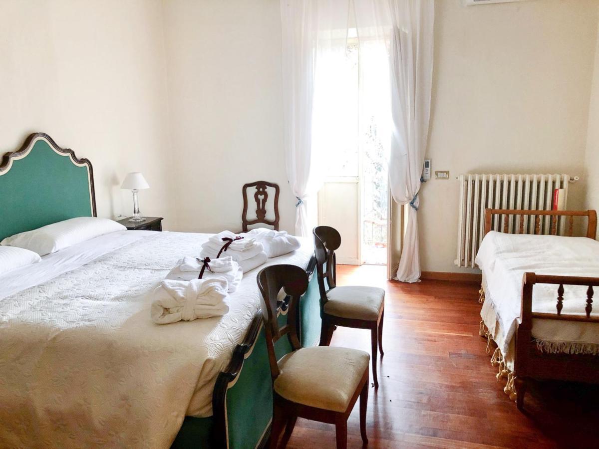 Palazzo Sismonda Bed & Breakfast Corneliano d'Alba Room photo