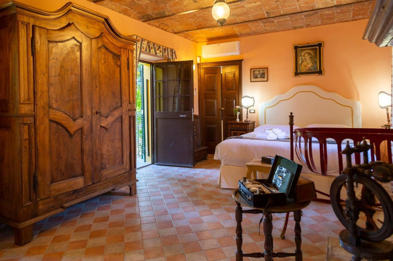 Palazzo Sismonda Bed & Breakfast Corneliano d'Alba Exterior photo