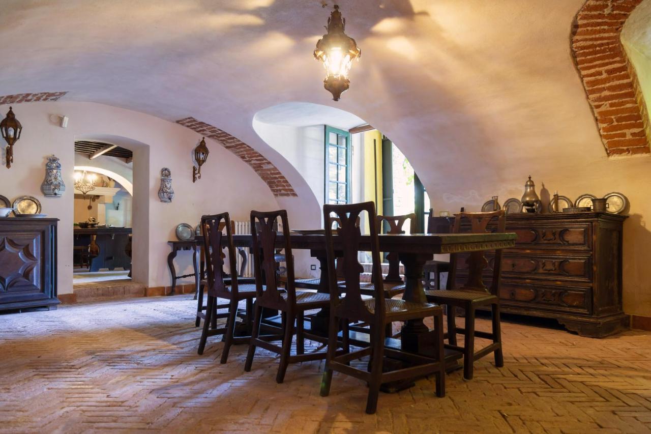 Palazzo Sismonda Bed & Breakfast Corneliano d'Alba Exterior photo